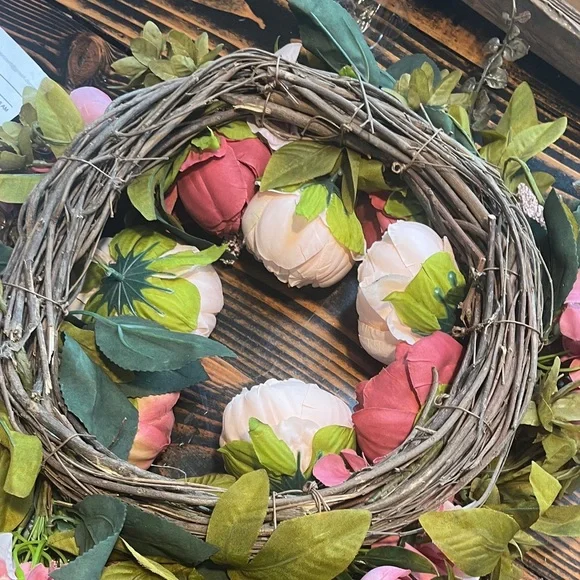 Floral Wreath with Pink and Green Blooms - Picture 5 of 5